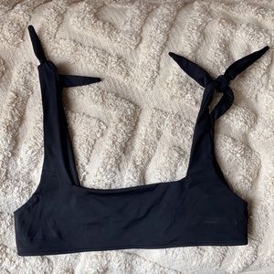 NEVER WORN Frankies bikinis top